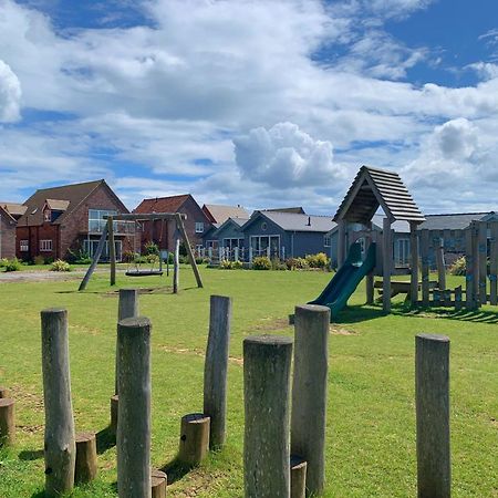 Lakeside Retreat At The Bay Filey, Sleeps 4, 2 Non-Shedding Dogs Welcome For Free Eksteriør bilde