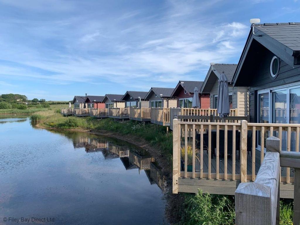 Lakeside Retreat At The Bay Filey, Sleeps 4, 2 Non-Shedding Dogs Welcome For Free Eksteriør bilde